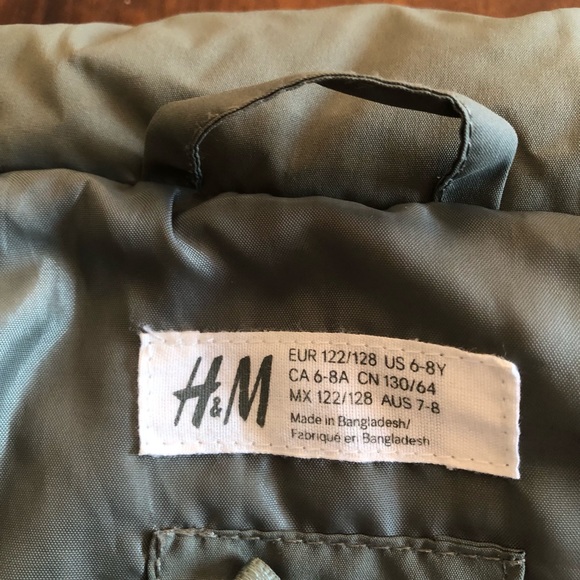 H&M Kids Vest - size 6-8 - Picture 7 of 13